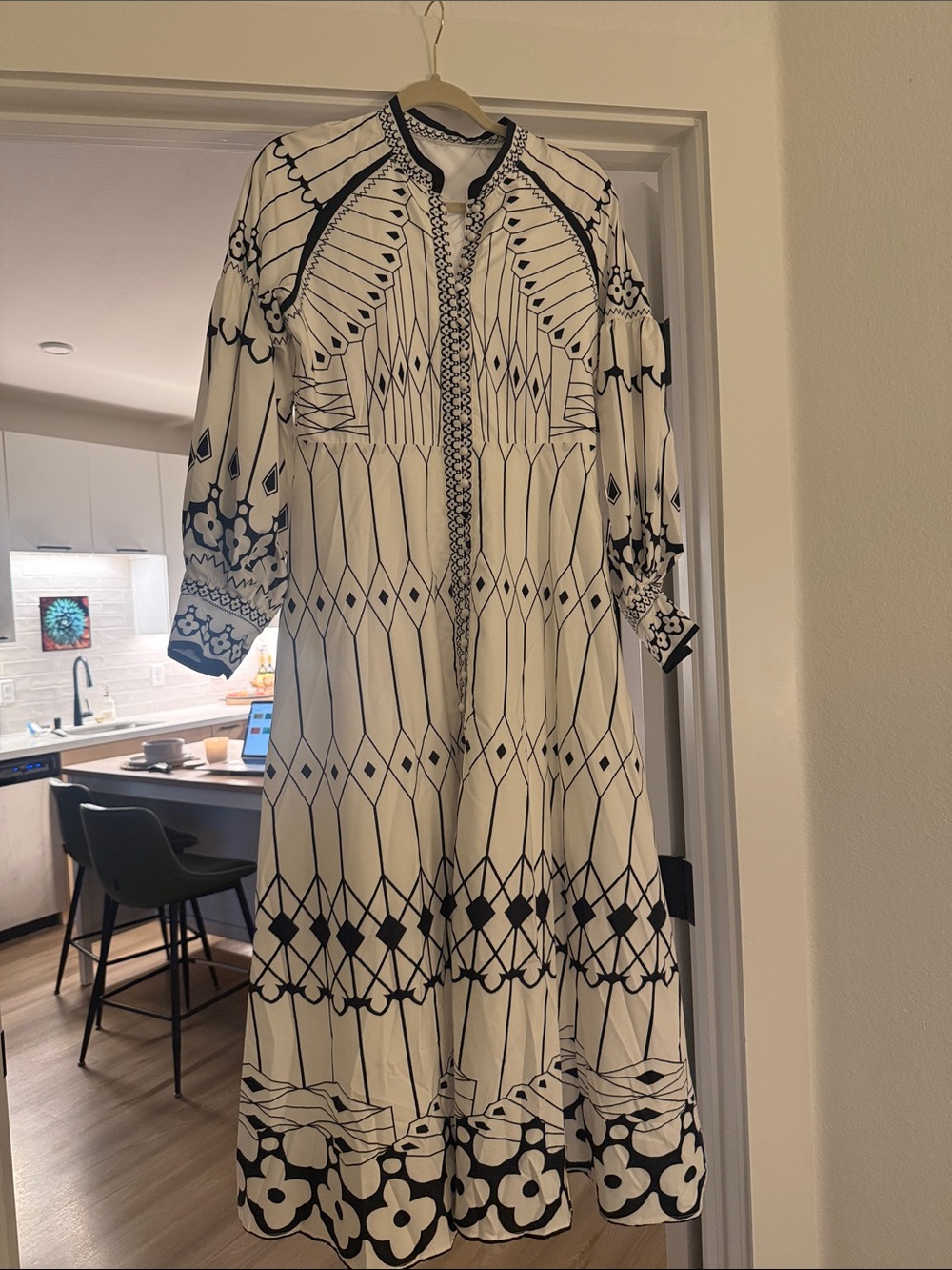 Women's Black & White Patterned Long Sleeve Maxi Dress